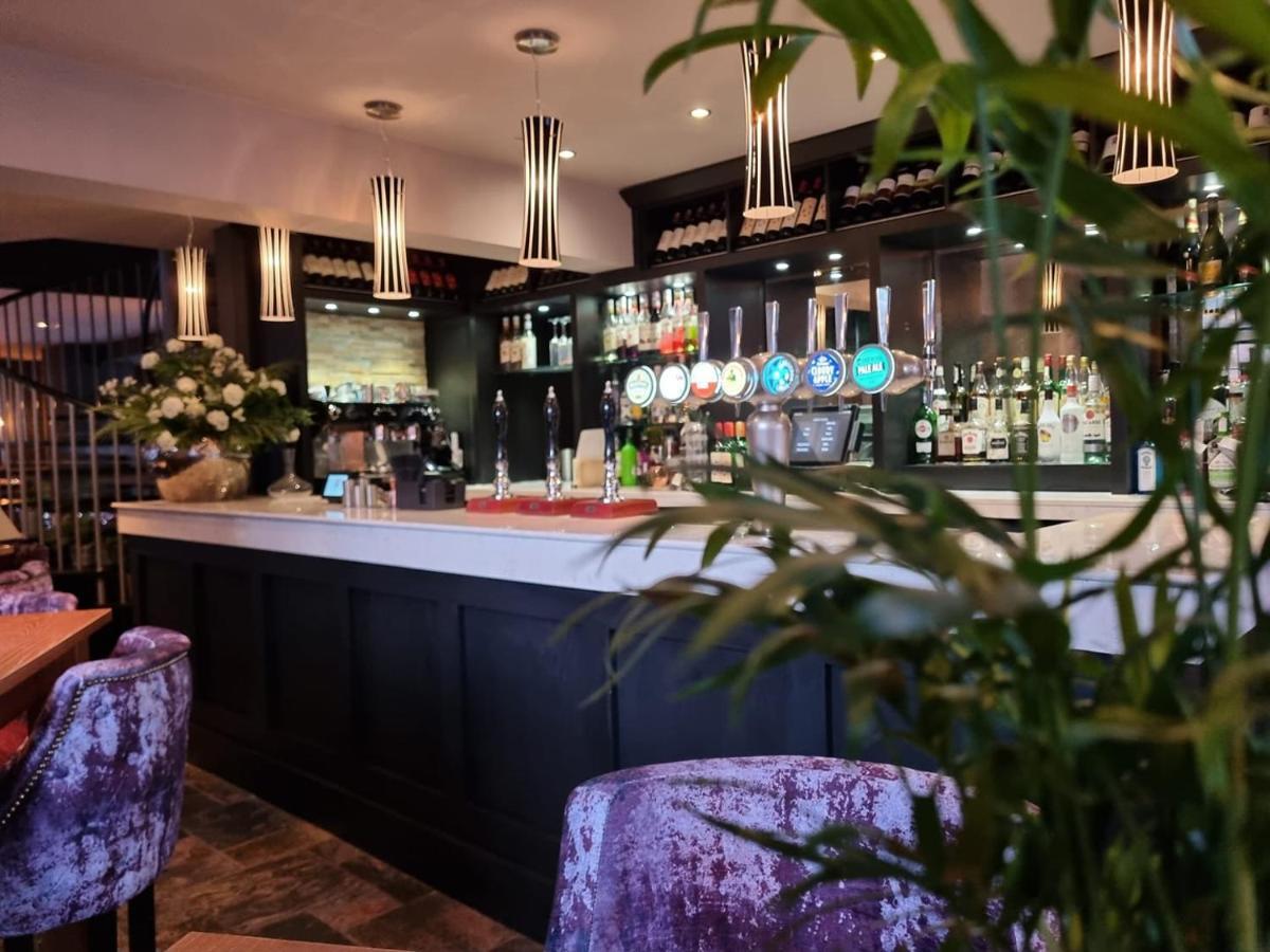 The Lion Hotel Brewood Экстерьер фото