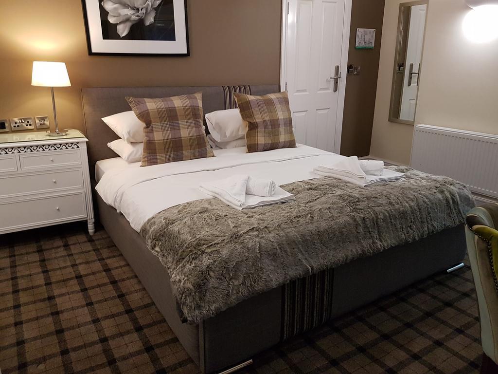 The Lion Hotel Brewood Экстерьер фото