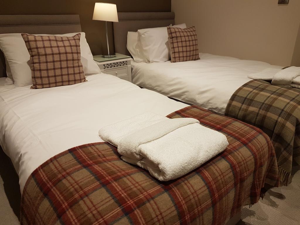 The Lion Hotel Brewood Экстерьер фото