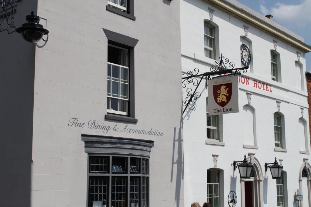 The Lion Hotel Brewood Экстерьер фото