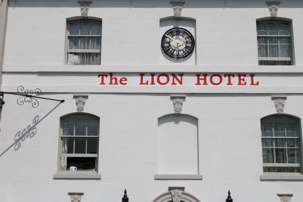 The Lion Hotel Brewood Экстерьер фото