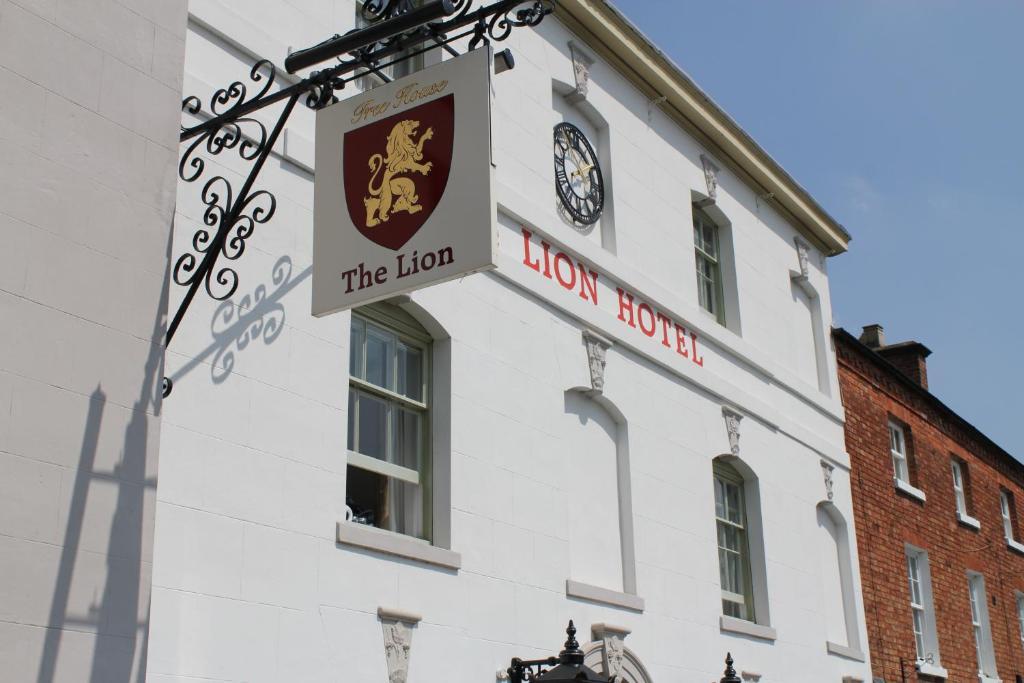 The Lion Hotel Brewood Экстерьер фото