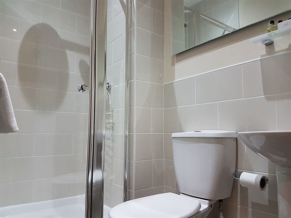 The Lion Hotel Brewood Экстерьер фото